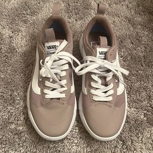 Vans Women's UltraRange EXO-purple Dove/Be true white.